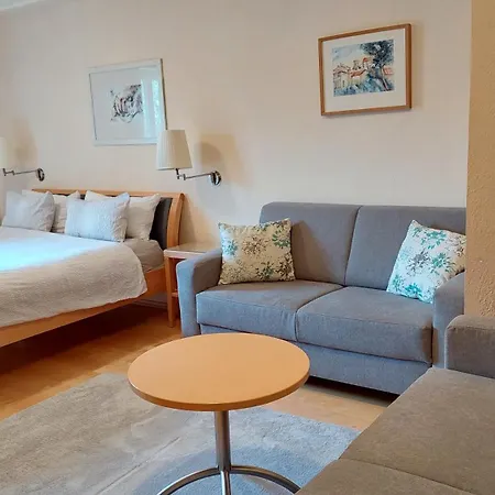 Genigau Apartament *
